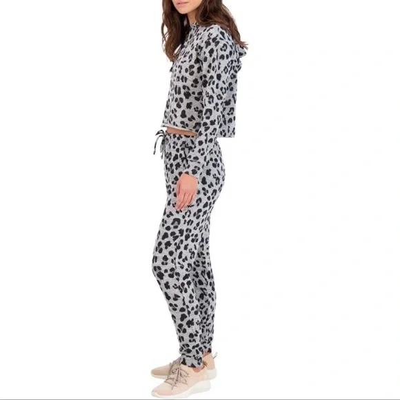 Catherine Malandrino Women's 2 Piece Printed Hoody and Pants Loungewear Set - Picture 2 of 3